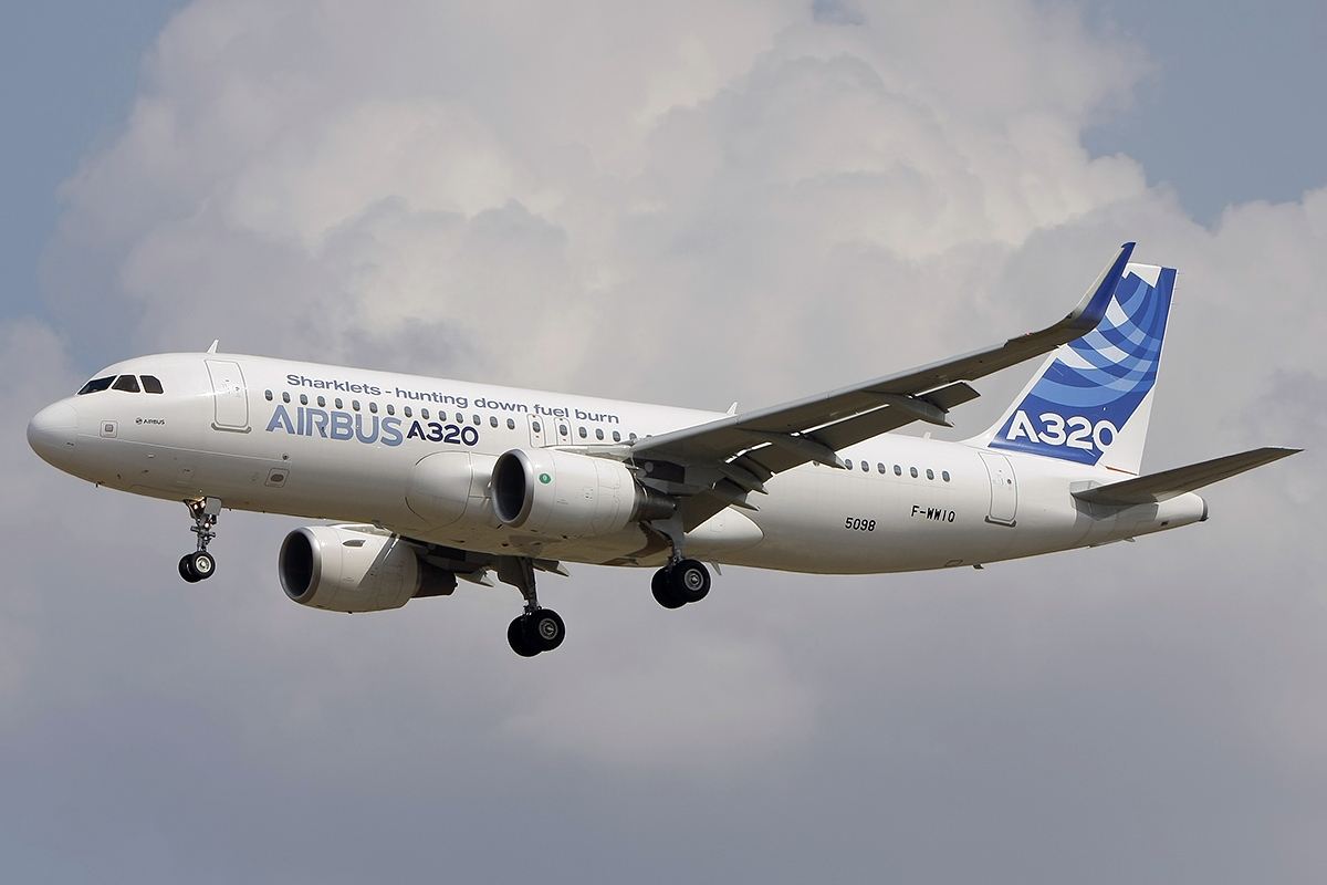Aeronave Airbus A320 pousando